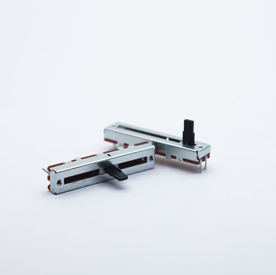 Van de FabrikantenOf van China de Diapotentiometer met Schakelaar 30mm de Potentiometer100k Potentiometer van het Reis Lineaire 5k 10k Ohm